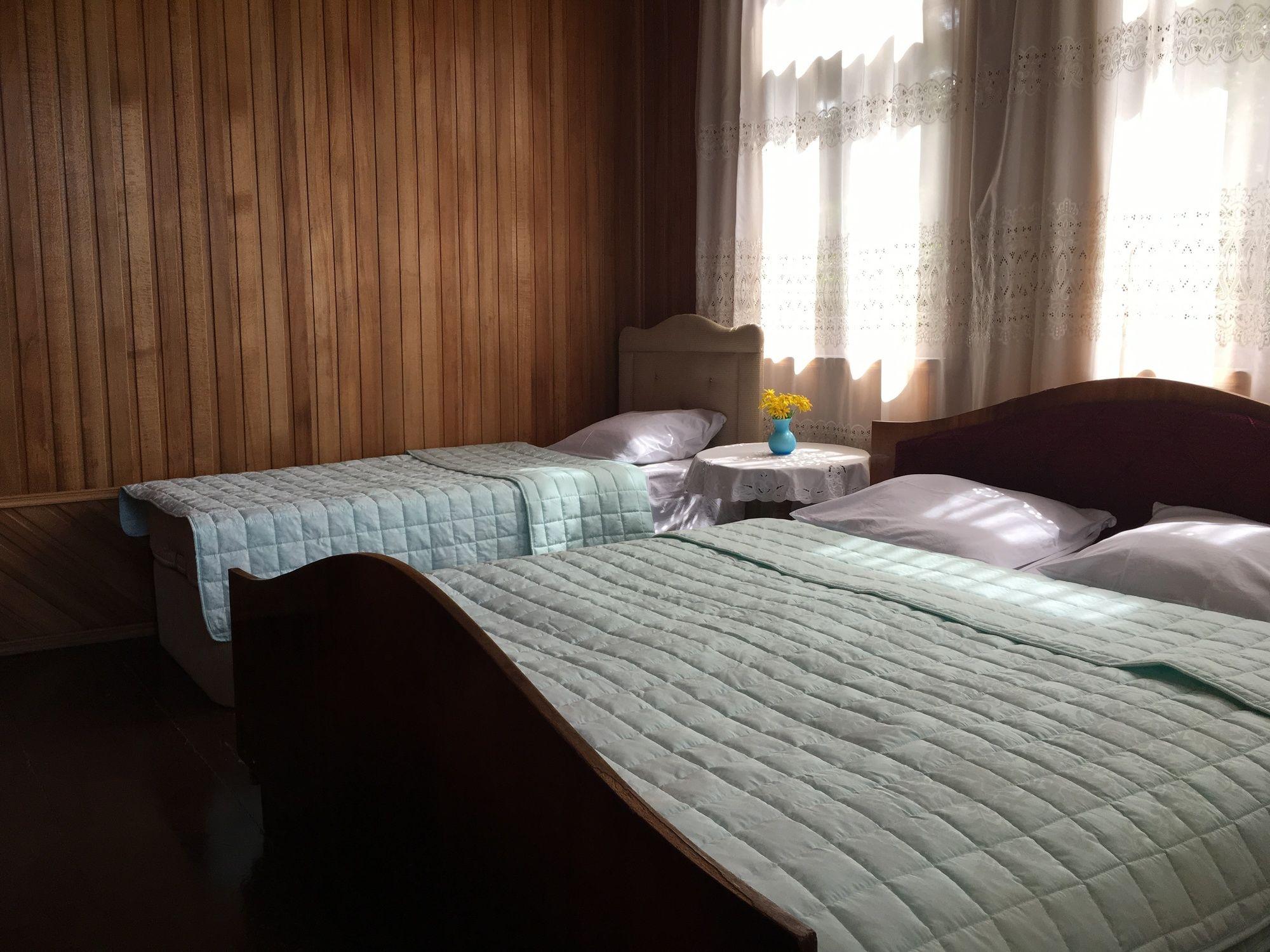 White Guest House Batumi Exterior photo