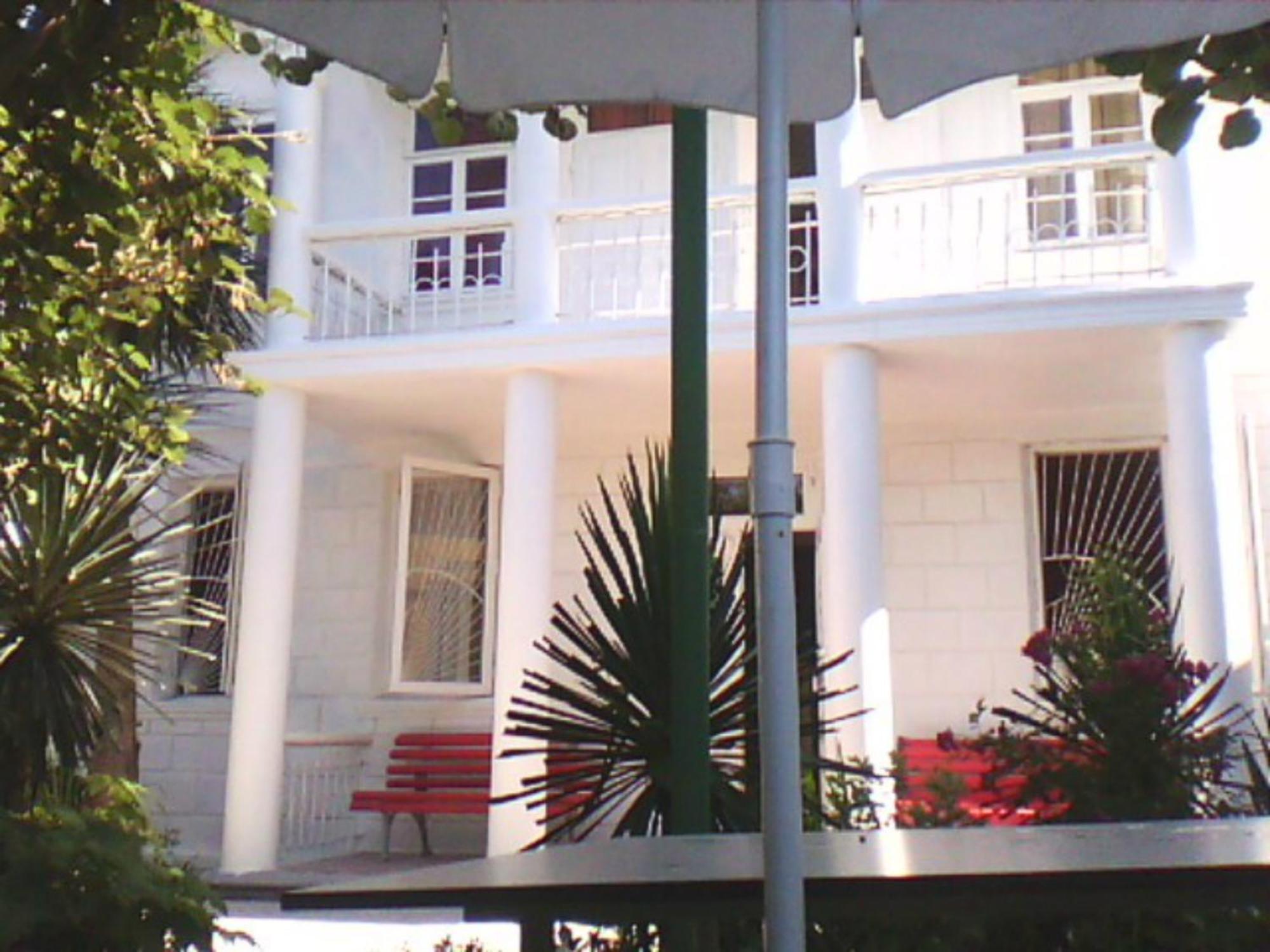 White Guest House Batumi Exterior photo
