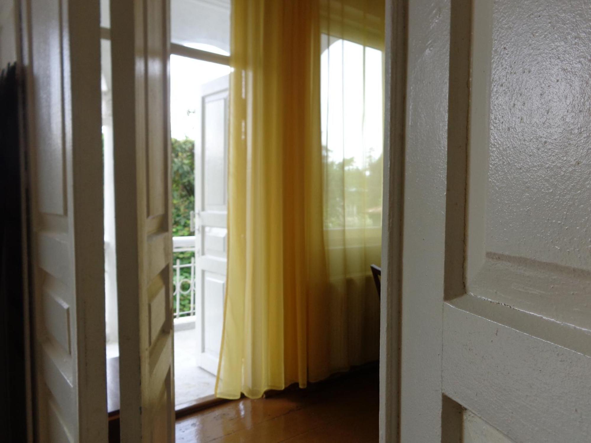 White Guest House Batumi Room photo